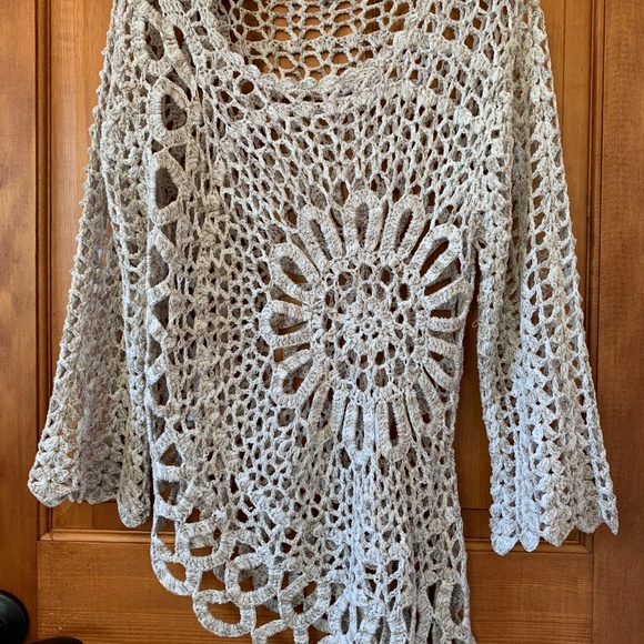 Asymmetrical Boho Lagenlook Crochet top.  Beige. Size S. Fits like a M. - Picture 1 of 6